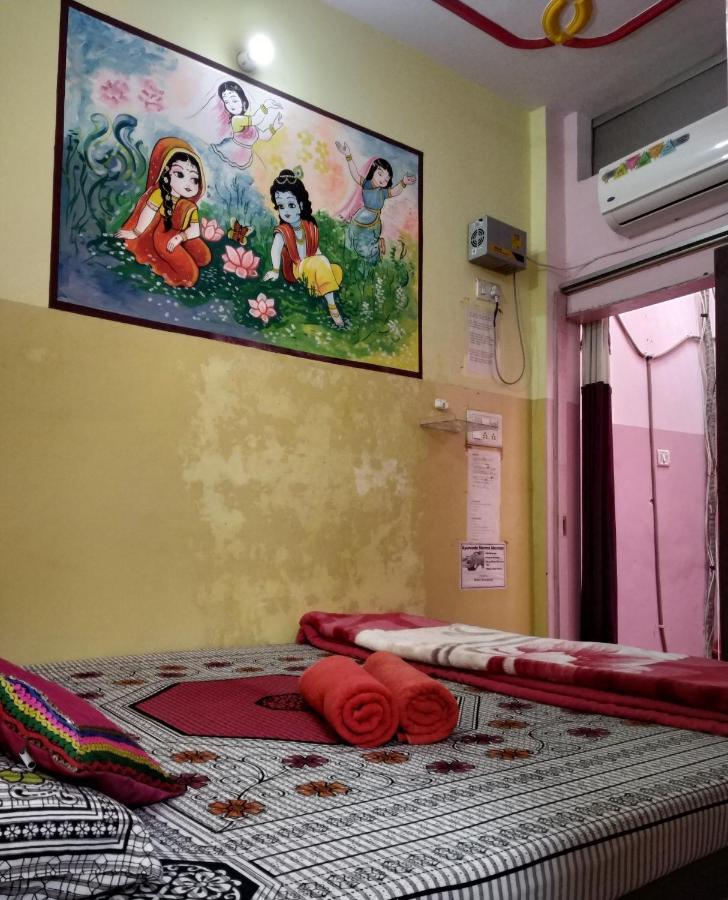 Azure Family Paying Guest House Varanasi Room photo